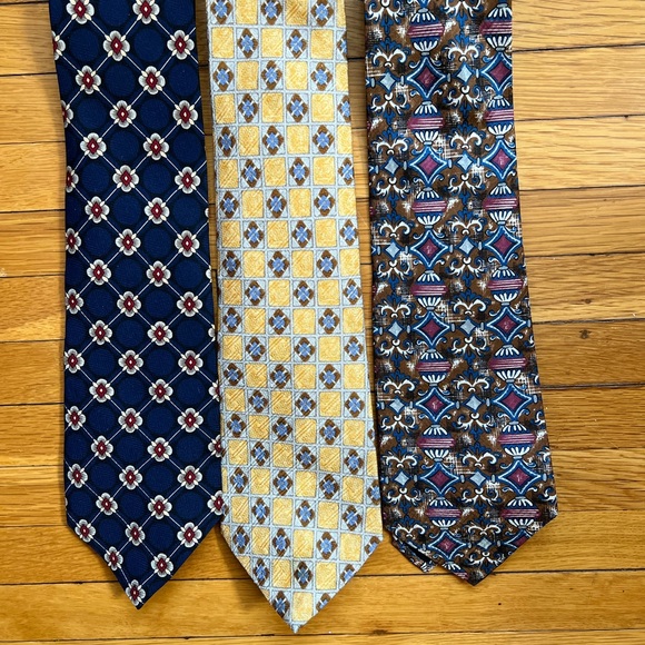LOT OF 3 COUNTESS MARA SILK TIES - Picture 1 of 12